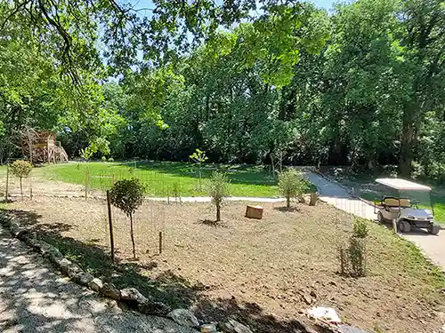 grande cabane perchée dans le Gers